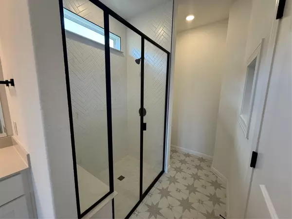 Georgetown, TX 78633,105 Livewater LN
