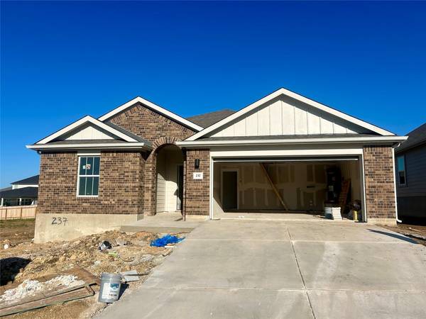 237 Seattle Slew DR, Jarrell, TX 76537