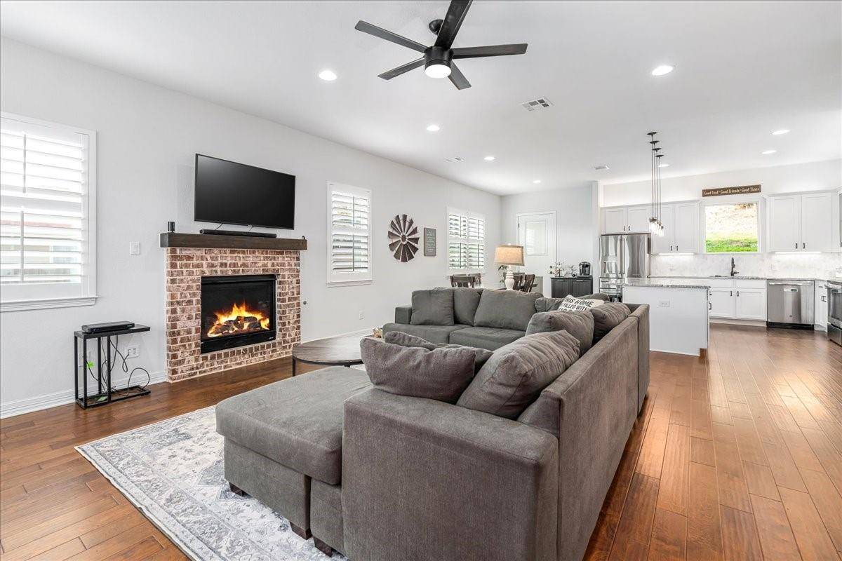 Spicewood, TX 78669,712 Newport DR