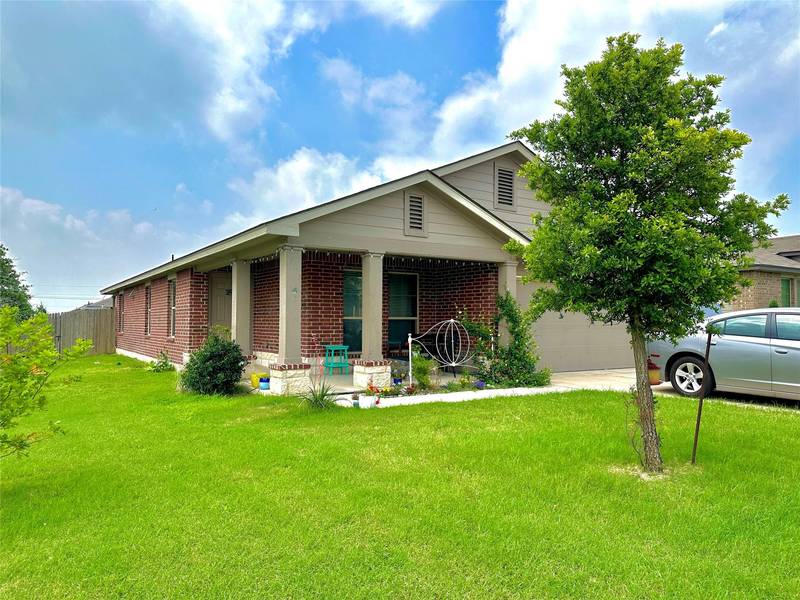 336 Serpentine LN, Jarrell, TX 76537