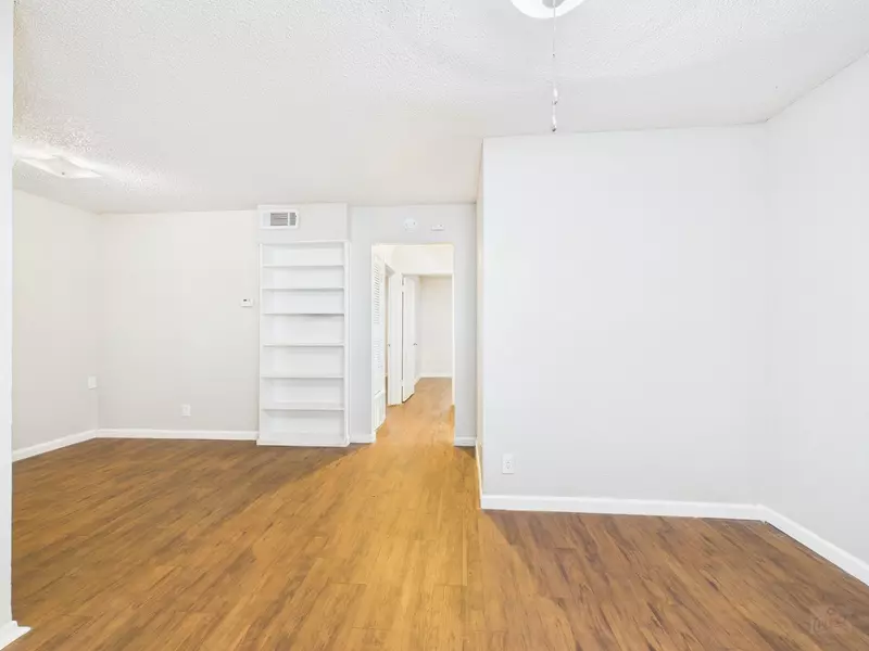 2401 Manor RD #136, Austin, TX 78722