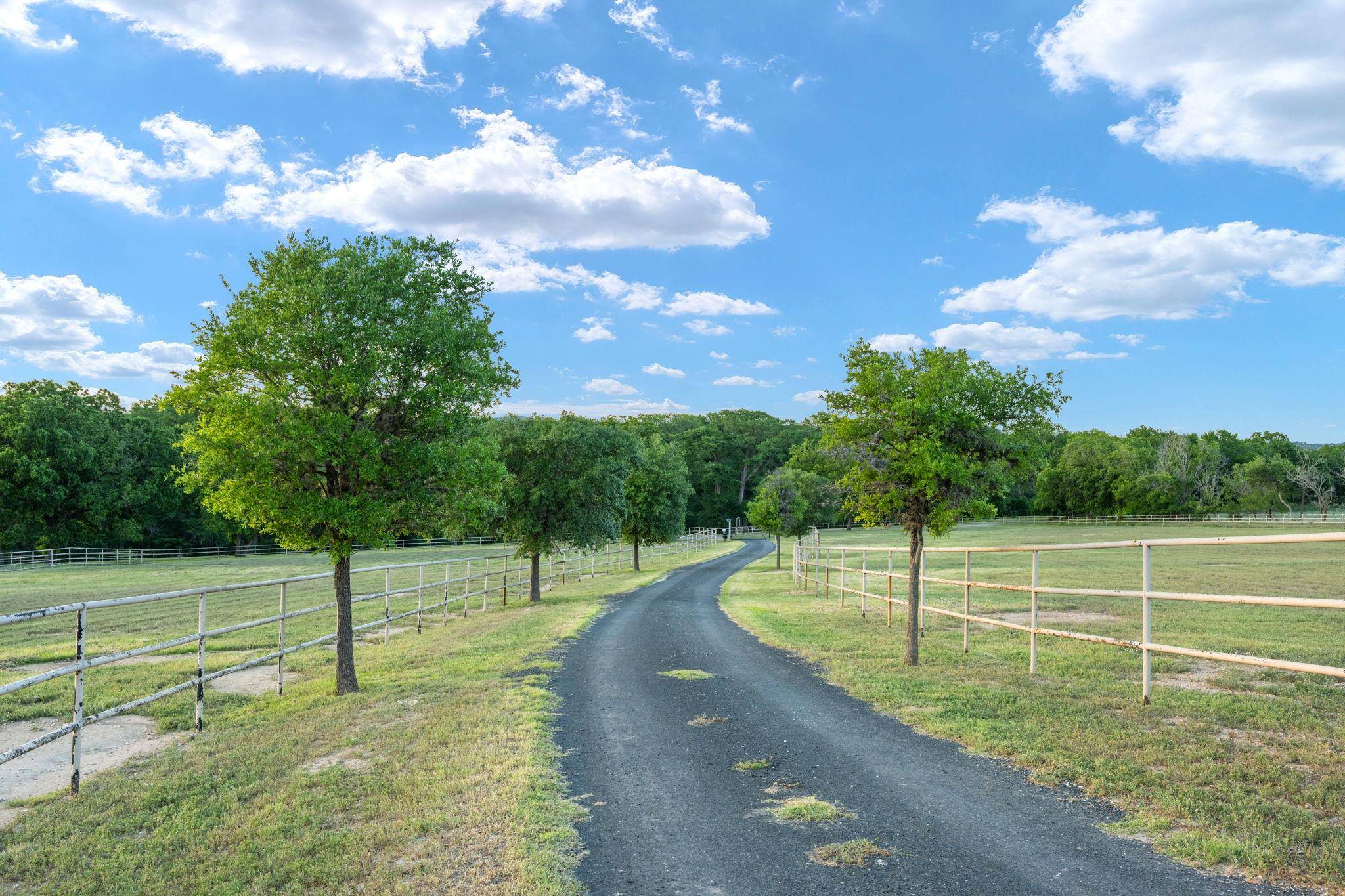 25 Zoeller Ln., Boerne, TX 78006