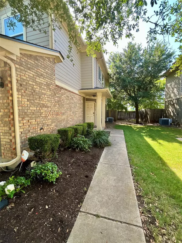 14616 Walt Whitman TRL #B, Pflugerville, TX 78660