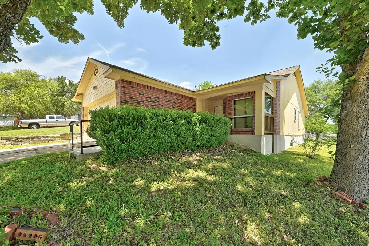 Austin, TX 78744,5000 Acorn Grove CT