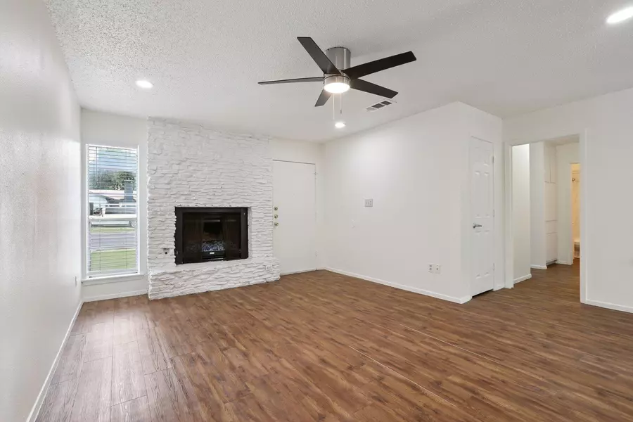 1811 Mearns Meadow BLVD #B, Austin, TX 78758