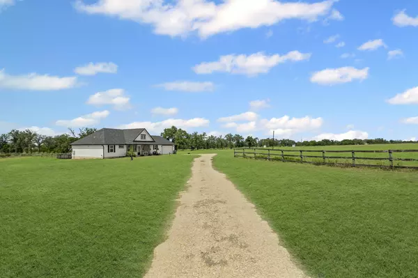 Lockhart, TX 78644,240 Oil Field RD