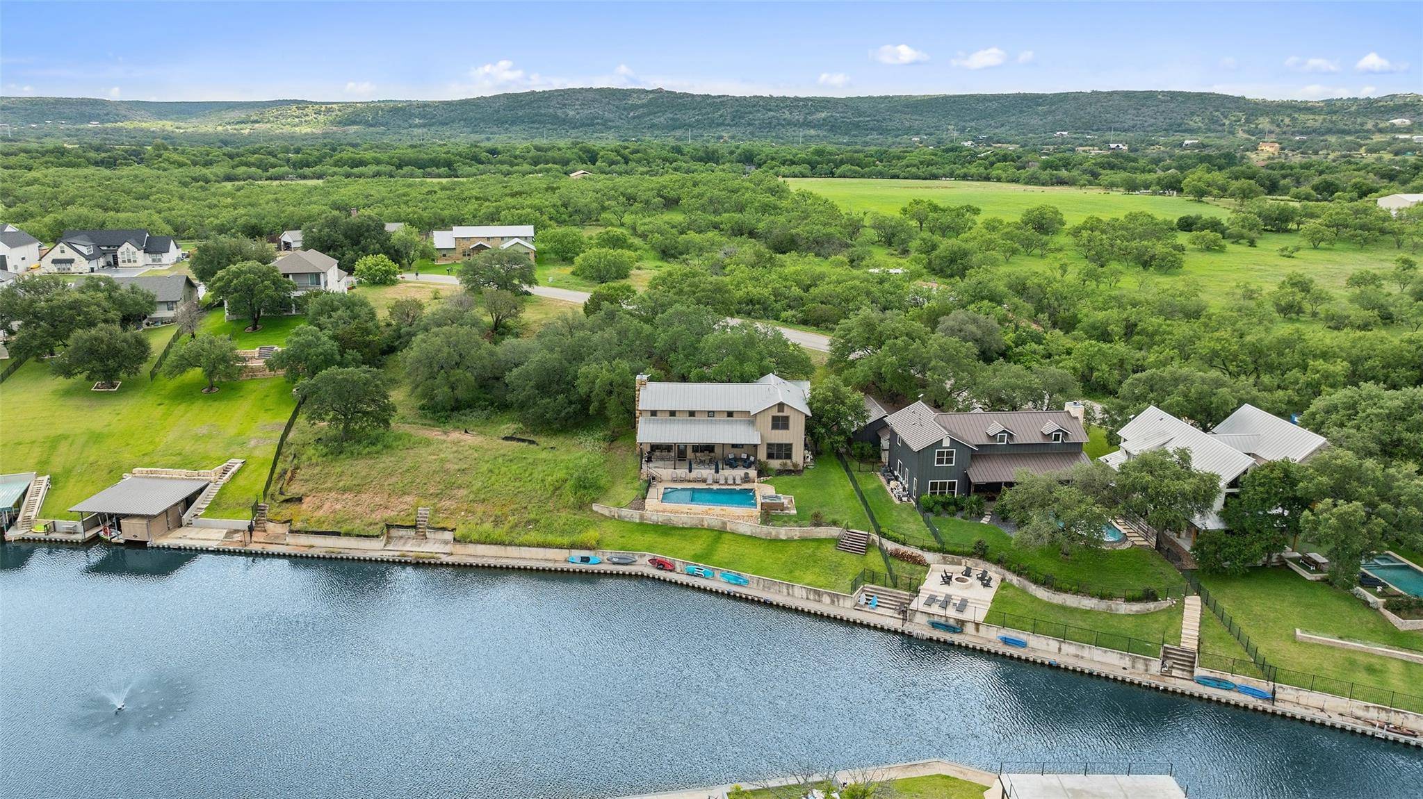186 Sleepy Oaks DR, Kingsland, TX 78639