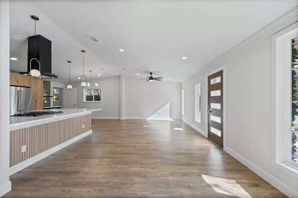 Austin, TX 78721,1712 Hillcrest LN