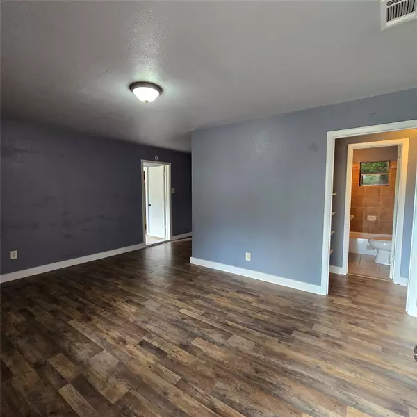 Austin, TX 78702,1403 S Salina ST W