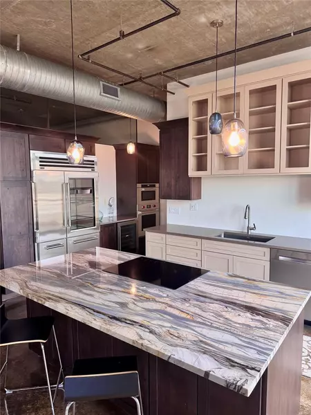 311 W 5th ST #905, Austin, TX 78701