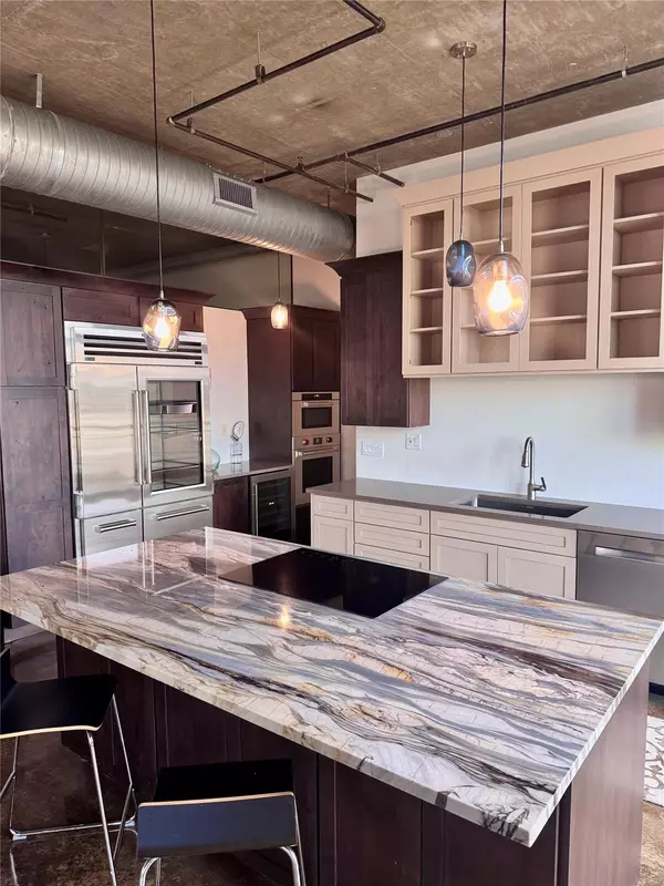 311 W 5th ST #905, Austin, TX 78701