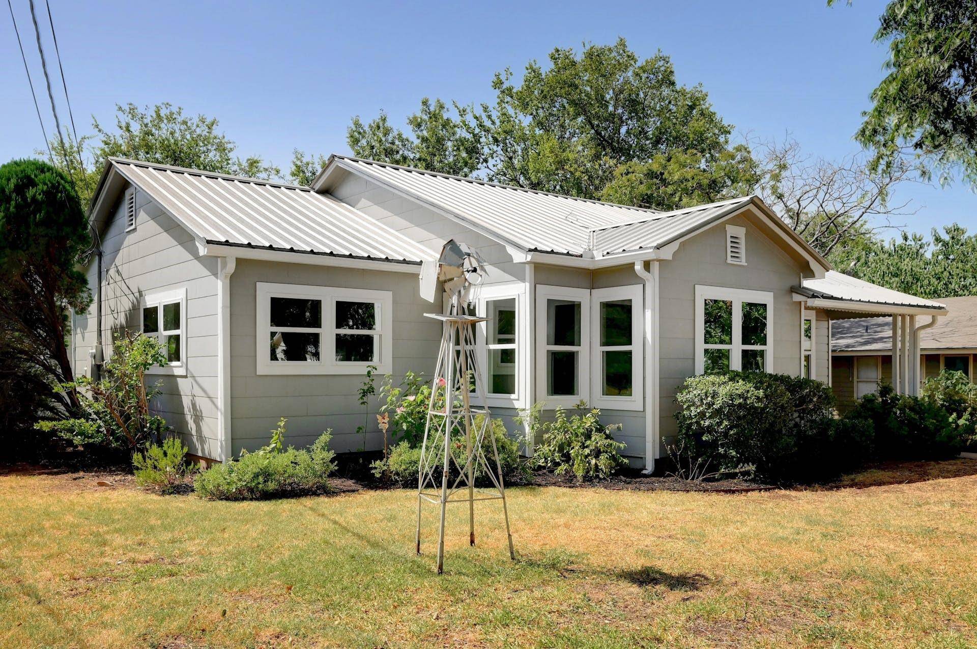 Fredericksburg, TX 78624,611 N Adams ST