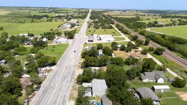 Rogers, TX 76569,508 W Mesquite Ave
