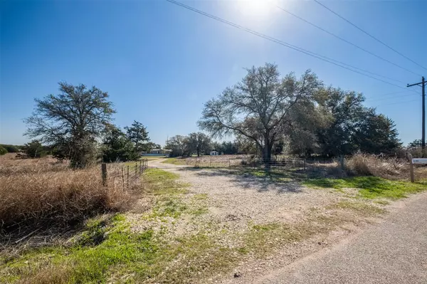 Flatonia, TX 78941,1139 E Old Hallettsville RD