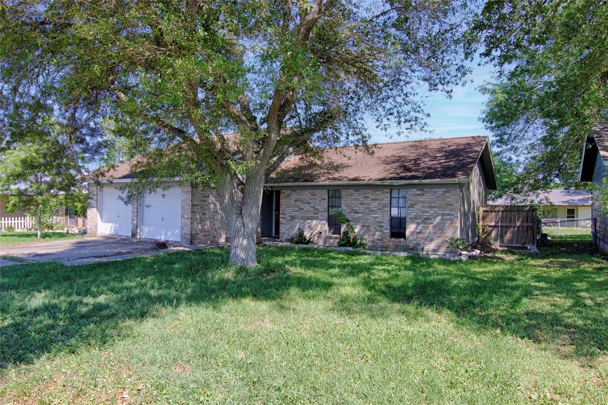Schulenburg, TX 78956,311 August ST