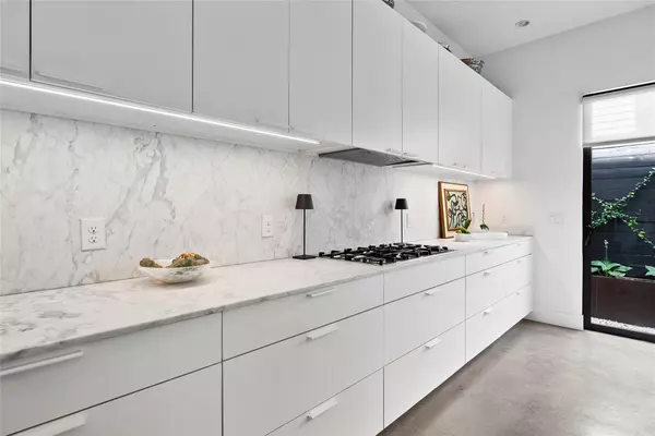 Austin, TX 78704,402 Crockett ST