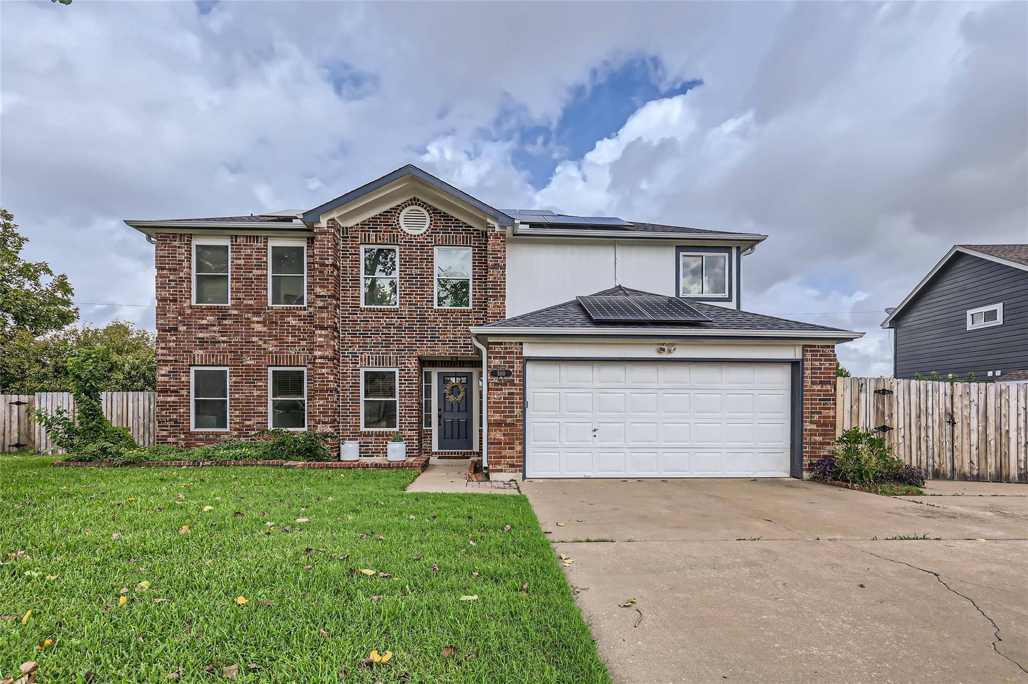 500 Hawthorne LN, Round Rock, TX 78664