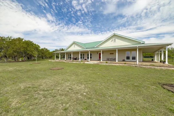 3670 County Road 207, Liberty Hill, TX 78642