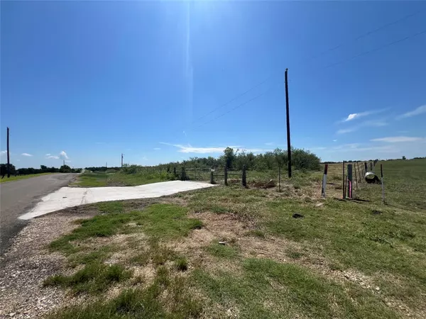 2600 CR 466, Elgin, TX 78621