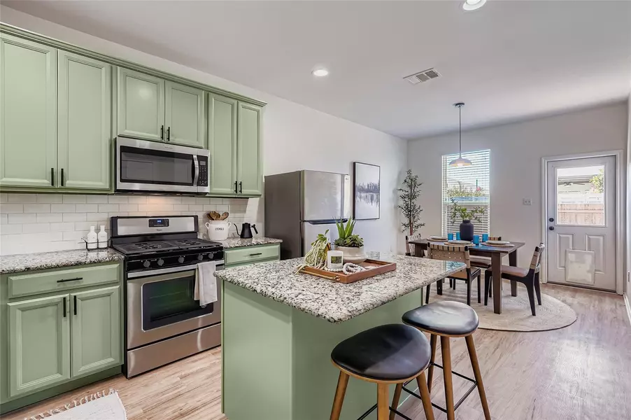 184 Palm DR, Buda, TX 78610