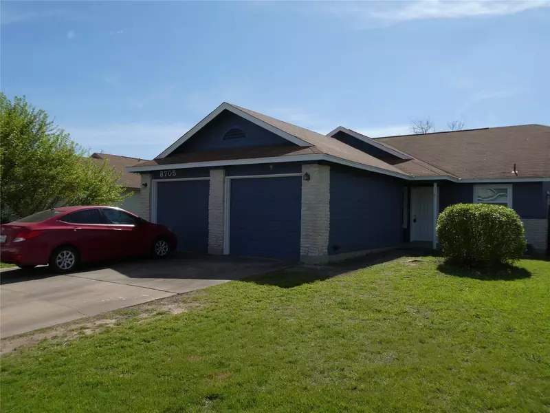 8705 Pineridge DR #B, Austin, TX 78729