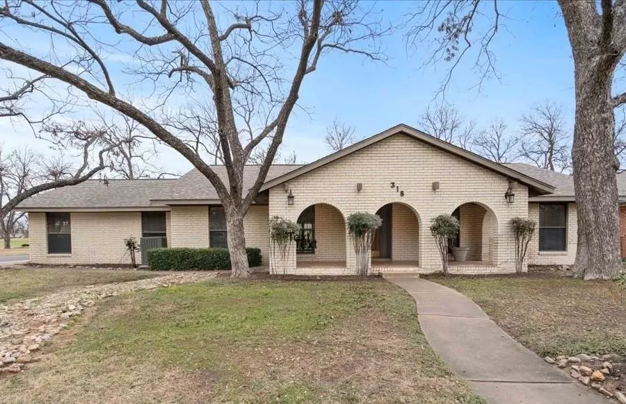 Marble Falls, TX 78654,318 Columbine ST