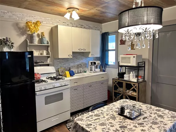 Tow, TX 78643,161 Alexander DR #8