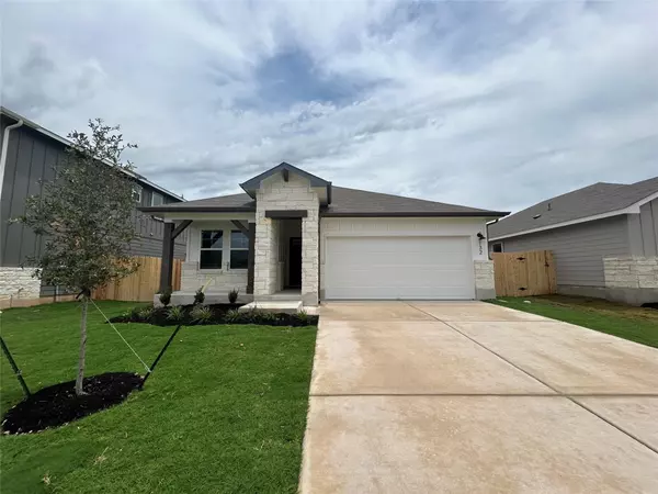 132 Honey Bee RD, Jarrell, TX 76537
