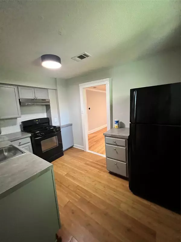 Austin, TX 78702,1904 E 10th ST