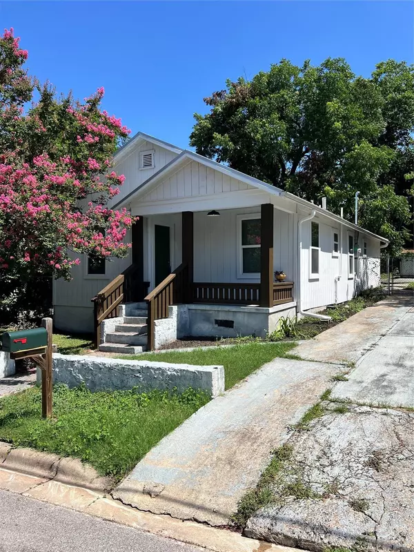 Austin, TX 78702,1904 E 10th ST