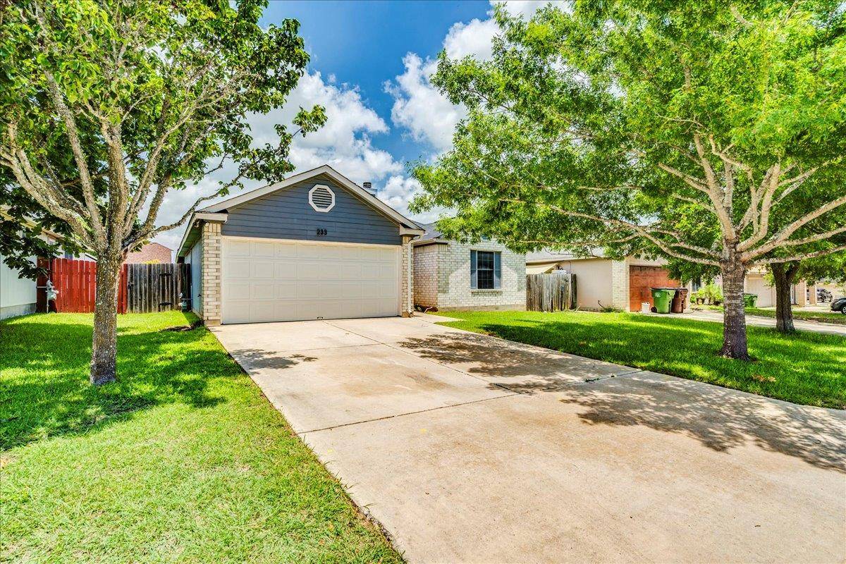 Lockhart, TX 78644,233 Sunshadow DR