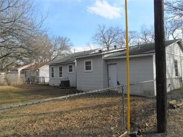 Lockhart, TX 78644,1409 W San Antonio ST