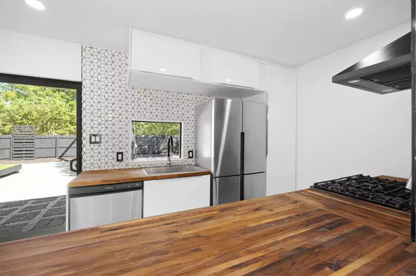 Austin, TX 78745,5261 Meadow Creek DR