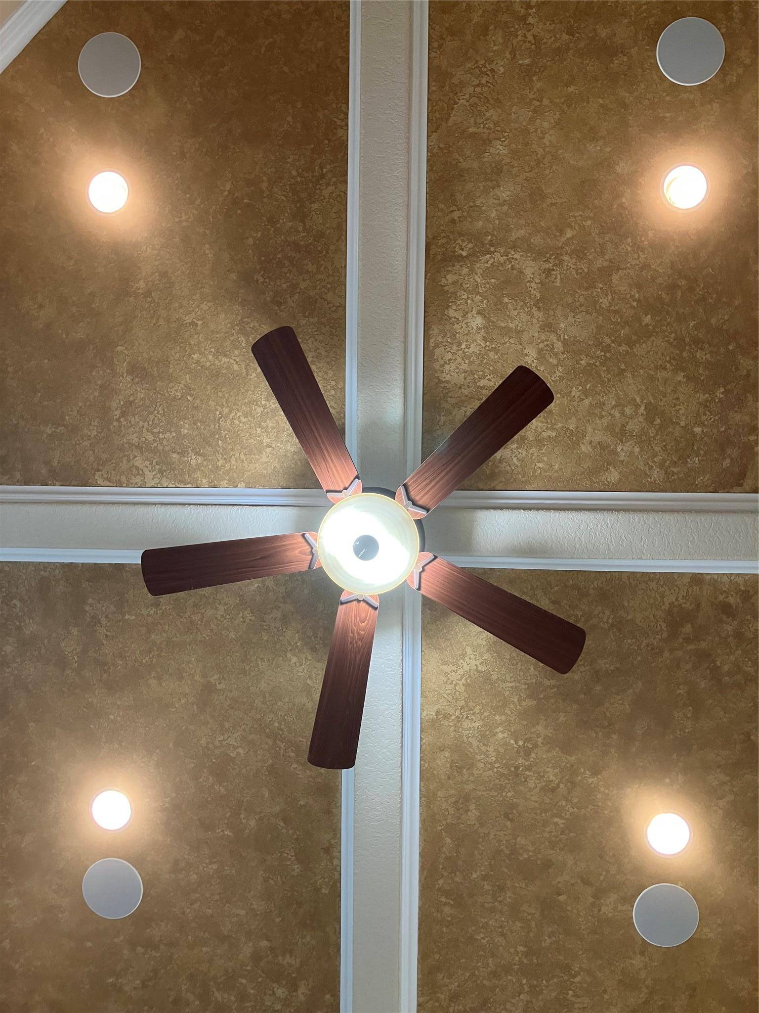 129 S Abrego Crossing S, Floresville, TX 78114