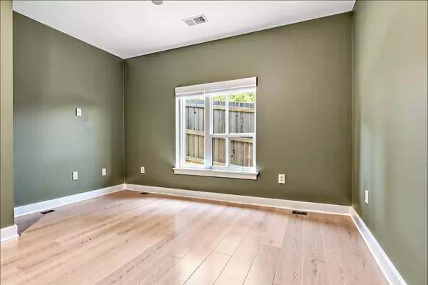 Austin, TX 78702,2220 Webberville RD #223