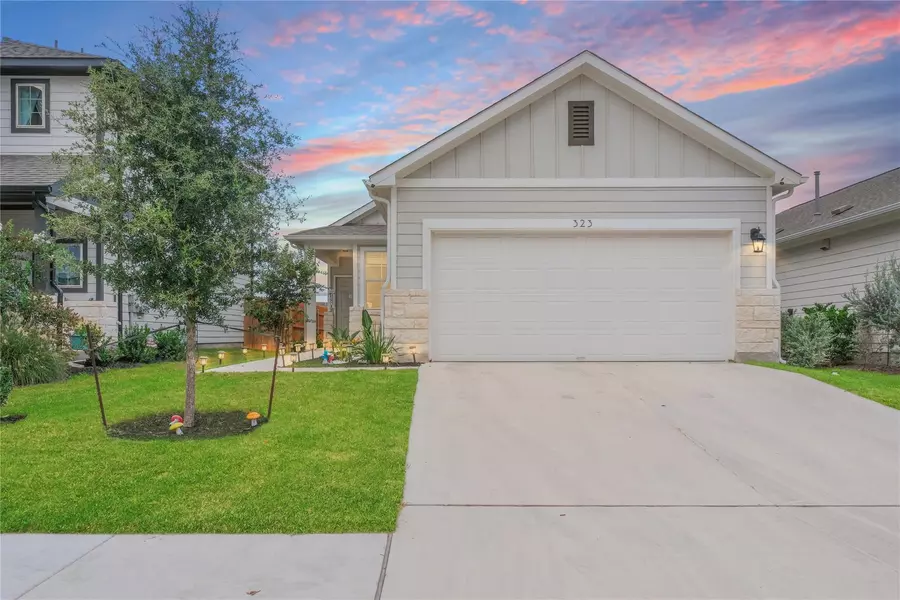 323 Tolo DR, Elgin, TX 78621