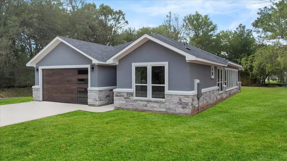 Bastrop, TX 78602,168 Mokulua LN