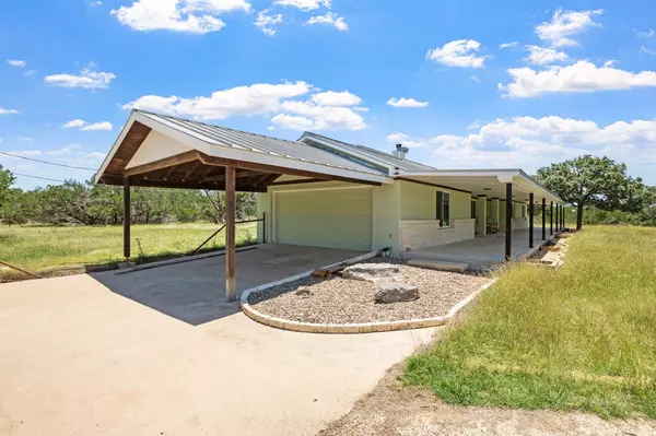 Kerrville, TX 78028,110 Live Oak LN