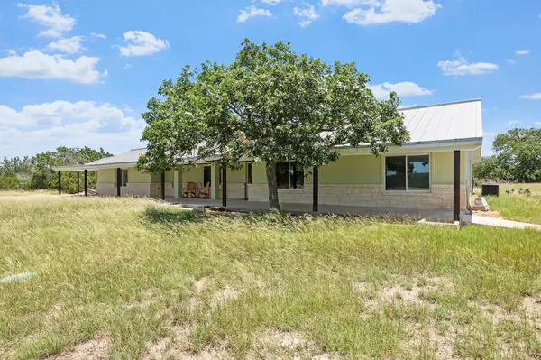 Kerrville, TX 78028,110 Live Oak LN