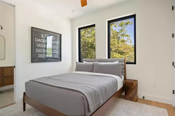 Austin, TX 78722,2305 E 21st ST #2