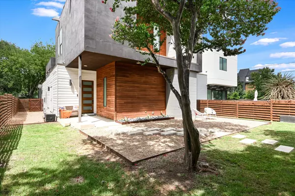Austin, TX 78704,902 W Live Oak ST