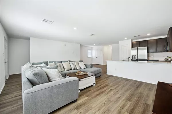 Jarrell, TX 76537,221 Texas Angel WAY