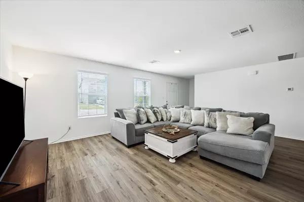 Jarrell, TX 76537,221 Texas Angel WAY