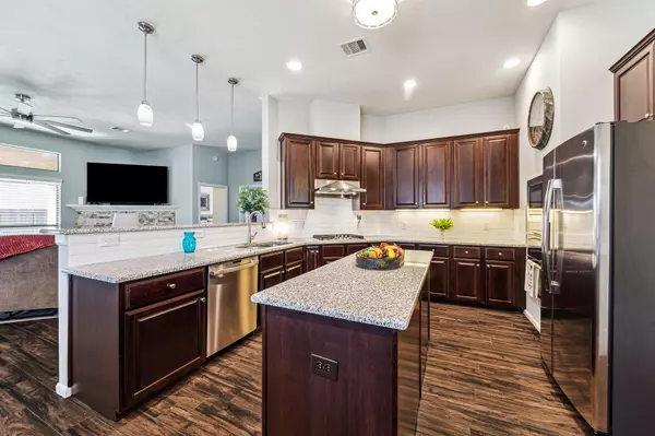 2502 Grey Kirby DR, League City, TX 77573