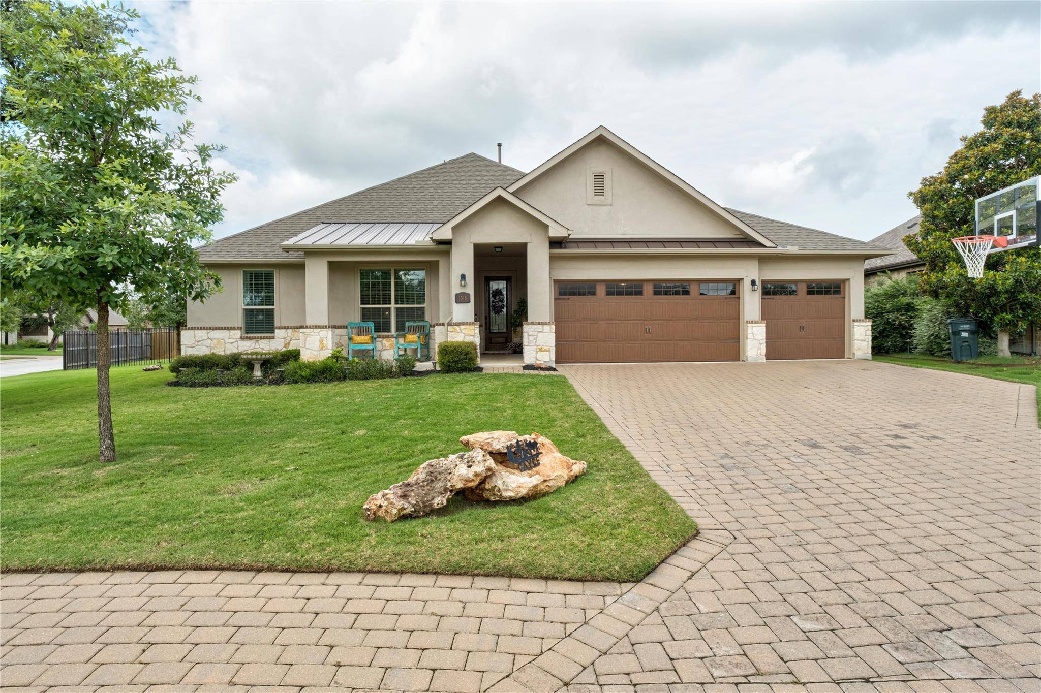 1315 Andalucia DR, San Marcos, TX 78666
