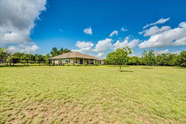 Liberty Hill, TX 78642,264 N Showhorse DR