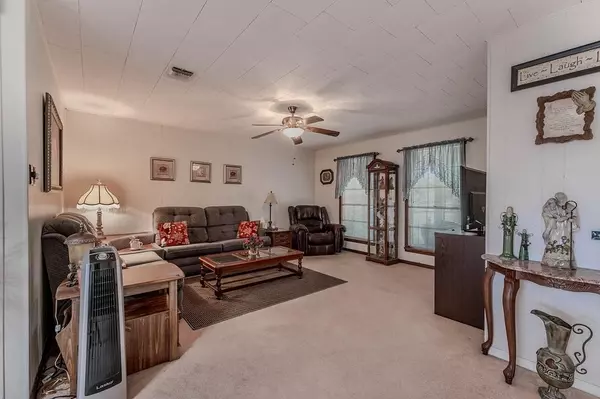 La Grange, TX 78945,860 Helter ST
