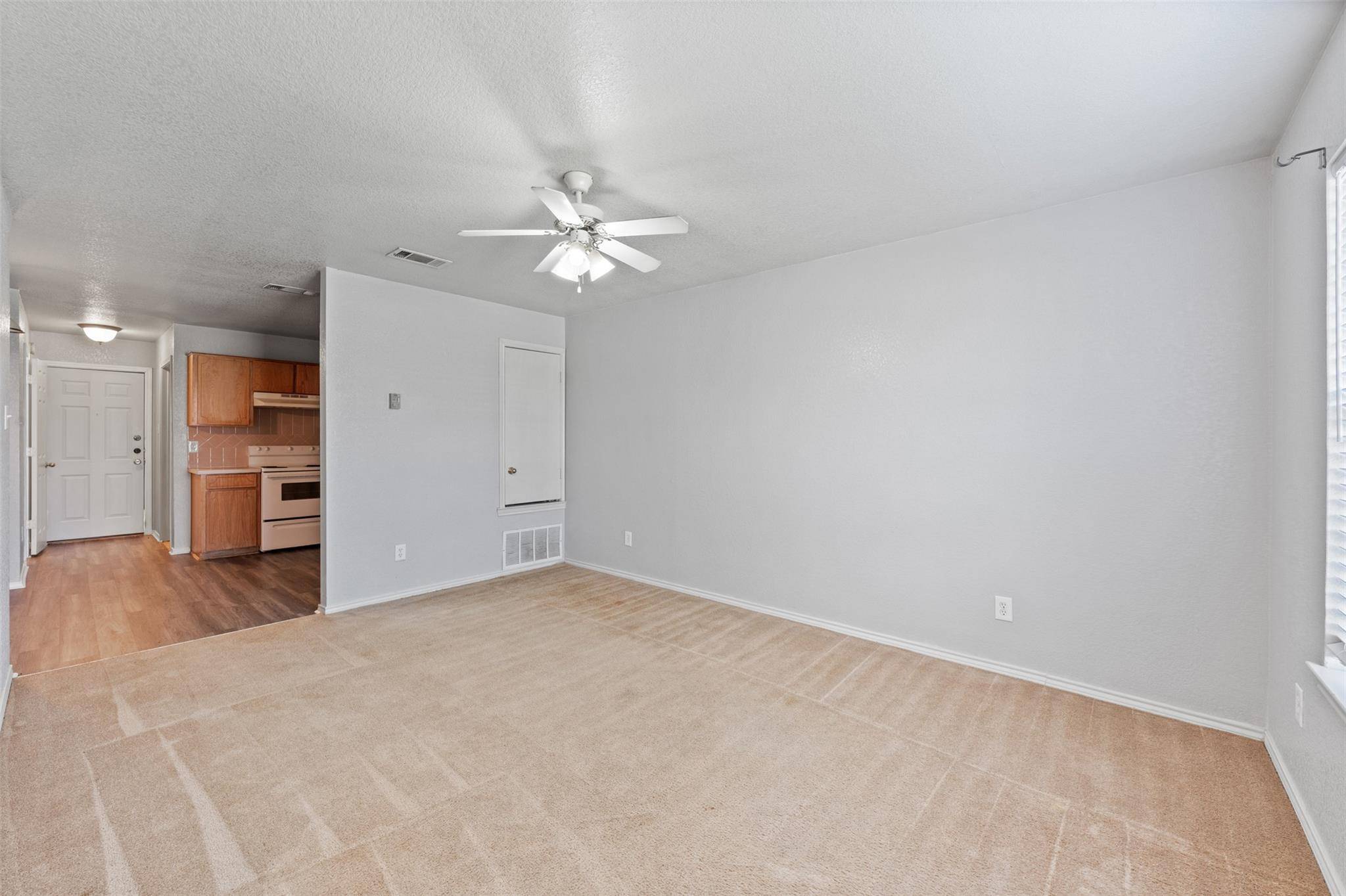 Gatesville, TX 76528,204 Meadowview LN