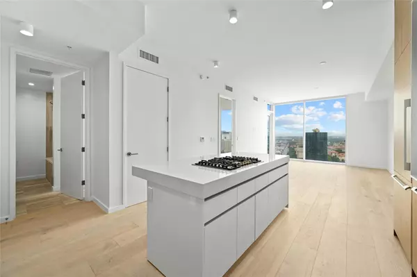 Austin, TX 78701,313 W 17th ST #2103