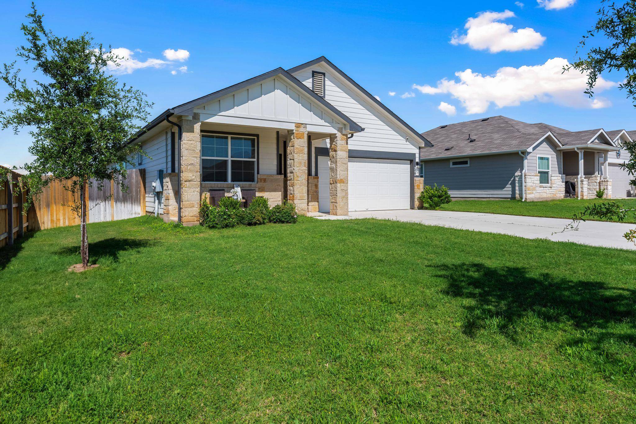 Bertram, TX 78605,208 Bunting LN